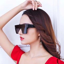 Wholesale-Sunglasses For Women Fashion Deisnger Popular Full Frame UV400 Lens Summer Style Big Square Frame Top Quality Come With Case