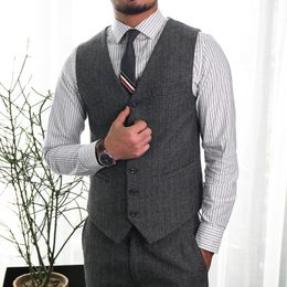 2020 New Wool Groom Vests For Rustic Wedding Party Vests Slim Fit Mens Vests Custom Made Plus Size British Style Groom Wear Business Suit