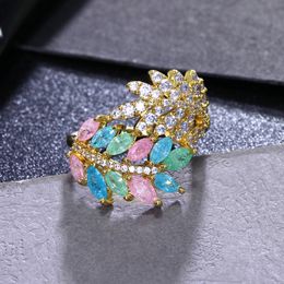 Fashion- Ring Aneis Steine ​​Gold plate Ziemlich ausgezeichnete Fingerring Schöne weibliche Schmuck Zirkon Blau Rosa