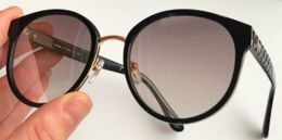 Occhiali da sole di lusso con montatura di marca moda crema solare italiana lady Retro designer acetato bianco nero rosa, ecc. Protezione UV di alta qualità da donna