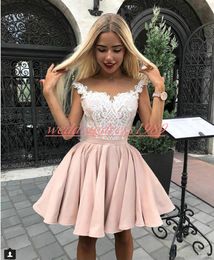 Stunning Lace Homecoming Dresses Arabic Knee Length A-Line Sleeveless African Short Prom Dress Cocktail Party Club Wear Graduation