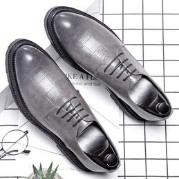 Hot Fashion Leather shoes Men Dress Shoe Pointed Oxfords Shoes For Men Lace Up Designer Luxury Men Formal Shoes