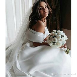 Size Vintage Plus Princess Ball Gown Dresses Off Shoulder Pleats Gowns Elegant Vestidos De Noiva Cheap Wedding Dress S 0420