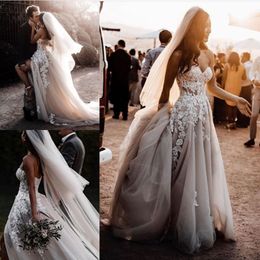 Graceful Lace Beach Beach Wedding Dresses Sweetheart Neck Appliqued Bridal Gowns A Line Sweep Train Tulle robe de mariée