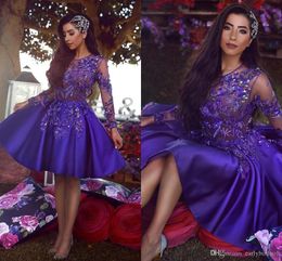 Arabski Royal Purple Short Cocktail Homecoming Sukienki 2020 Vintage Z Długim Rękawem Linia Sheer Neck Aplikacja Zroszona Sukienka Prom Suknie BC1227