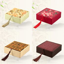 Tassel Vintage Square Chinese Silk Fabric Box Gift Packaging Women Mens Jewellery Box Bracelet Bangle Storage Box 12x12x4 cm