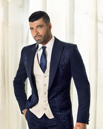 Embroidery Groom Tuxedos Navy Blue Groomsmen Mens Wedding Dress Peak Lapel Man Jacket Blazer Fashion 3 Piece Suit(Jacket+Pants+Vest+Tie)1482