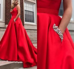 2020 Designer Bee Crystal Red Prom Bridesmaid Dresses Long Deep V-neck Crisee Cross Backless Empire Waist Dresses Evening Wear Party Formal