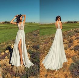Sexy V-neck A Line Wedding Dresses Lace Appliques Strapless High-split Wedding Gown Backless Sweep Train Beach Tulle Robes De Mariée