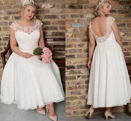 Lovely Lace Plus Size Tea Length Wedding Reception Dresses 2019 Short Sleeve Backless Crystal Sashes Bridal Gowns Wedding Dress Beach Boho