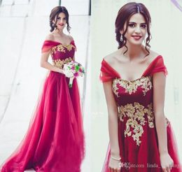 2019 Arabic Dubai Modest Gold Appliques Red Bridesmaid Dress Off Shoulders A Line Wedding Guest Maid of Honor Gown Plus Size Custom Made