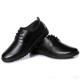 New Arrival Men Slip On Leather Shoes Black Business Flat Shoes zapatos hombre vestir Top Quality Men Formal Shoes