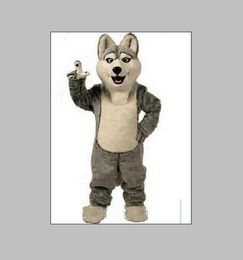 2020 Factory Outlets Husky Dog Mascot Costume Adult Cartoon Character Mascota Mascotte Outfit Suit Fancy Dress Party Carnival Costume