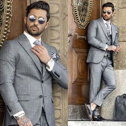 Mens Suits 2020 Wedding Tuxedos Handsome Pinstripe Two-Button Peaked Lapel Groom Suit Custom Made Slim Fit Three-Piece Suit Best Man Wear