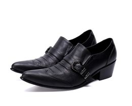 Couro gravado homens de negócios sapatos casuais deslizamento na Homens brogues formais Oxford Shoes Shoes para os homens se vestem com metal