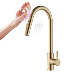 Brushed Gold Stainless Steel Kitchen Sink Faucets Mixer 360 ° Rotation Smart Touch Sensor Pull Out Hot Cold Water Mixer Tap Crane