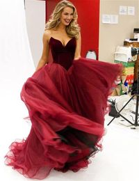 Simple Strapless Elegant Velvet And Tulle Burgundy Prom Dresses V-waistline Sexy Evening Gown Zipper Lace Up Pageant Party Dress