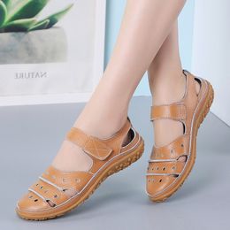 Women Sandals Plus Size Split Leather Soft Bottom 2019 Summer Flat Shoes Woman Leisure Sandal Cut-out Mothers Sandalias SH060401 Y200620