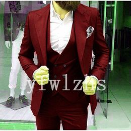 Handsome One Button Groomsmen Peak Lapel Groom Tuxedos Men Suits Wedding/Prom/Dinner Best Man Blazer(Jacket+Pants+Tie+Vest) W300