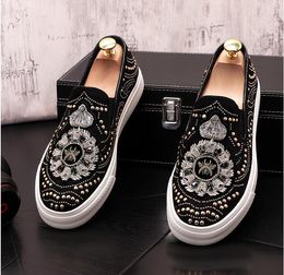 2024 New Dandelion Spikes Flat Rivets Leather Fashion Men Embroidery Loafer Dress Shoes Smoking Slipper Casual Shoe