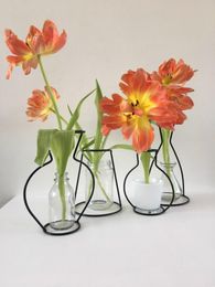 Creative Retro Iron Line Flowers Vase Metal Plant Holder Modern Solid Nordic Styles Iron Vase Home Art Garden Decor without Glass Bottle