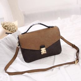 Shoulder Bags for women Cute style real leather Top quality crossbody totes bag for ladies Size 25 x 19 x 9 cm