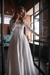 2020 New Arrival A-line Modest Wedding Dresses Long Sleeves Satin Vintage Informal Bridal Gowns LDS Wedding Dress Custom Made305z