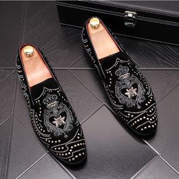 Classic Business Diamond Rhinestone Men Loafers Brand Rivets bee Shoes Slip on Pointed Toe Party Slippers Wedding Shoes 38-43 I224