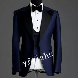 Handsome One Button Groomsmen Peak Lapel Groom Tuxedos Men Suits Wedding/Prom/Dinner Best Man Blazer(Jacket+Pants+Tie+Vest) W297