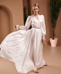 Silk White Wedding Dresses for Girls Long Sleeves Faux Fur A Line Bridal Gowns Plus Size Wedding Photograph