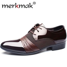 Sapatos de banquete do casamento Merkmak Men Couro Calçados Oxford PU de couro dos homens Sapatos Negócios respirável Femininos Plano 48 CX200731