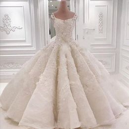 Dubai Elegant Long Wedding Dresses 2020 Square Beads Lace Appliques Tulle Ball Gown Bridal Dress Gorgeous Sexy Bodice Lace-Up Wedding Gowns