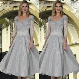 Elegant Mother of the Bride Dresses V Neck Lace Appliques A Line Evening Gowns Custom Made Long Sleeve Knee-Length Wedding Guest Dress