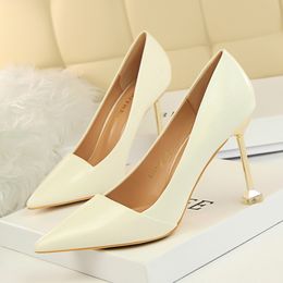 Kadınlar Kadınlar Stilettos Moda Lüks Kadınlar Düğün Ayakkabı için Yüksek Topuklar Gümüş Seksi Yüksek Topuklar Ayakkabı