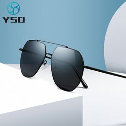 Cafas de sol de lentes de nylon de YSO para hombres Gafas de protección UV400 ultraligero para conducir Hombre Black Fashion Oversized Sunglasses 7023