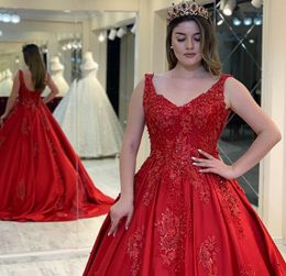 Wedding Dresses Princess Bridal Ball Gowns Bright Red Beading Sleeveless Lace Appliques Wedding Gowns Petites Plus Size Custom Made