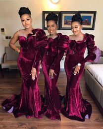 2021 Burgundy Bridesmaid Dresses One Shoulder Ruffles Long Sleeves Pearls Sheer Neck Floor Legth Velvet Maid of Honour Gown Plus Size