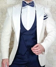 Fashion White Peak Lapel Groom Tuxedos Wave point Groomsman Wedding Tuxedos Men Prom Jacket Blazer 3 Piece Suit(Jacket+Pants+Tie+Vest) 67