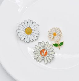 New Cute Enamel Pins Daisy Blossom Brooches For Women Flower Button Badges Denim Jeans Dress Accessories