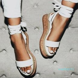 Heißer Verkauf – Sommer-Sandalen mit weißem Keilabsatz für Damen, offene Zehensandalen für Damen, lässige Schnür-Plateau-Sandalen