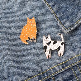 QIHE Jewellery Cartoon Cats Enamel Lapel Pins Fat Orange Cat Pins Brooches Unique Design Gift For Friends Wholesale