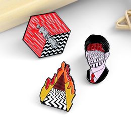 QIHE JEWELRY Venus De Milo Fire Punk Pins Enamel Lapel For Clothes Bag Punk  A Gift For Friend Wholesale From 1,65 €