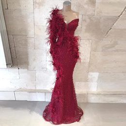 One Shoulder Burgundy Mermaid Prom Dresses Lace Beads 3D Floral Appliqued sweetheart luxury feather Floor Length Evening Gowns