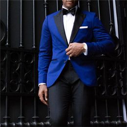 New Arrival Groomsmen Peak Black Lapel Groom Tuxedos Light Grey Men Suits Wedding/Prom/Dinner Best Man Blazer ( Jacket+Pants+Tie) K562