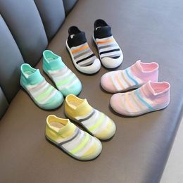 2020 Nya barn pojkar Flickor Casual Shoe Kids Sport Elastisk Sommar Drafty Fashion Canvas Slip-On Running Shoe Flat Sneakers