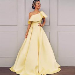 Elegant Yellow Evening Dress One Shoulder Ruched Satin Evening Gown Belt Prom Dress Shoulder Zipper Formal Gown Party Long