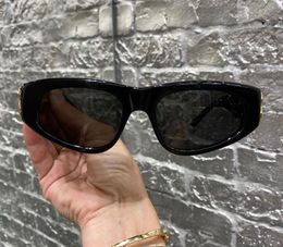 Kadınlar İçin Güneş Gözlüğü 0095 Kelebek Çerçeve Çerçevesiz Gözlük UV400 Koruma Asil Stil Gözlük Kılıflı