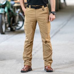 Nuovi pantaloni tattici da cavaliere Pantaloni casual cargo da uomo Combat SWAT Army attivo Lavoro militare Pantaloni maschili in cotone da uomo 200925