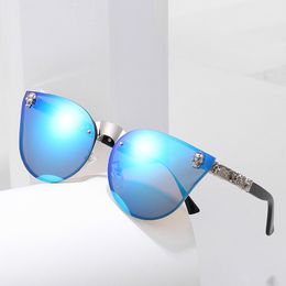 2020 New Gothic Style Cool Women Sunglasses Rimless Design Lenses On Frame With Skull Rivet And Special Flower Legs