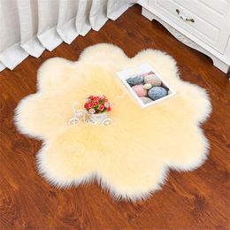 Soft Faux Sheepskin Fur Area Rugs for Bedroom Living Room Floor Shaggy Silky Plush Carpet Faux Fur Rug Bedside Rugs 60cm